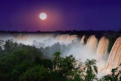 Experiencia de luna llena en las Cataratas del Iguazú
