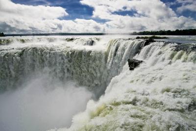 Noche en las Cataratas del Iguazú desde Puerto Iguazú