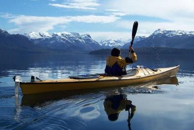 Aventura en kayak en el lago Lácar desde San Martín de los Andes Aventura en kayak en el lago Lácar desde San Martín de los Andes