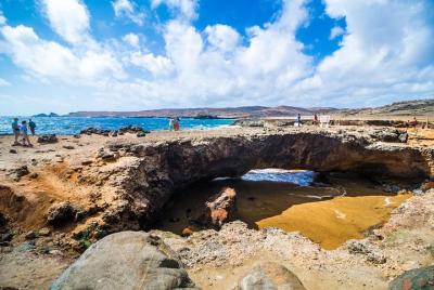 Visita turística por la isla de Aruba con visita a la playa de Arashi