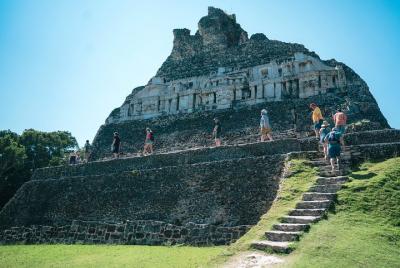Tour combinado de la ruina maya de Xunantunich y el Blue Hole Tour combinado de la ruina maya de Xunantunich y el Blue Hole