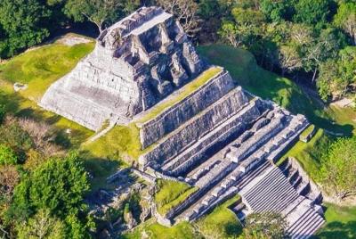 Xunantunich y cabalgatas desde Placencia