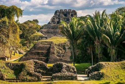 Excursión de medio día a Xunantunich desde Placencia con almuerzo