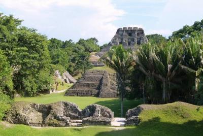 Ruinas Mayas y Tubería de Cuevas