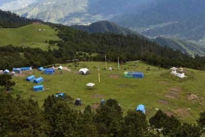 Tour cultural de Bután con Easy Trek de 2 días por la pradera de la montaña Bumdrak Tour cultural de Bután con Easy Trek de 2 días por la pradera de la montaña Bumdrak