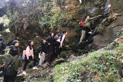 La estatua flotante de Dorji Phagmo en Paro