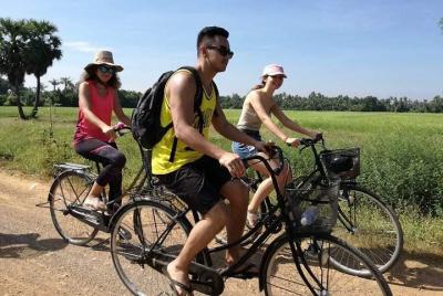 Explore el tour de medio día de los medios de vida locales de Battambang en bicicleta