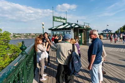 Increíble recorrido a pie clásico por el casco antiguo de la ciudad de Quebec con 1 entradas para el funicular incluidas