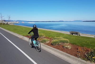 Tour de ciclismo por la isla de Vancouver que incluye almuerzo y cata de vinos