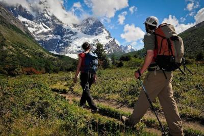 Trekking en Torres del Paine! Excursión de día completo por el valle francés