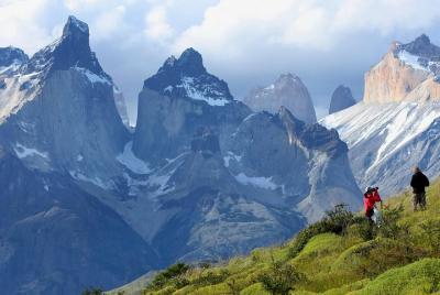 Excursión privada: Parque Nacional Torres del Paine y cueva Milodón con almuerzo