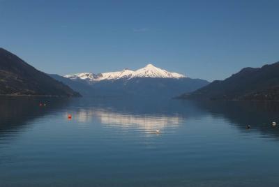Excursión de día completo a las cataratas de Petrohue a través del Distrito de los Lagos de Chile