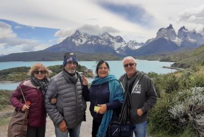 Excursión Privada de 4 Días a la Patagonia Chilena: Torres del Paine, Glaciares y Pinguinos