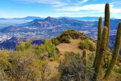 caminata de medio día con vista a la gran ciudad de Santiago  caminata de medio día con vista a la gran ciudad de Santiago