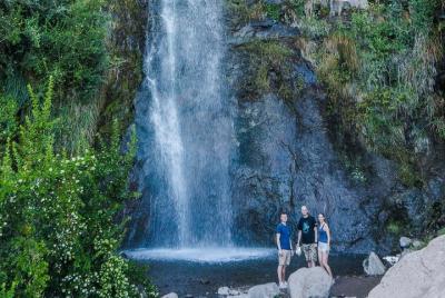 Salto de Apoquindo - Caminata por la cascada en Santiago - Tour privado de día completo guiado