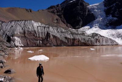 Caminata privada de 2 días por glaciar y termas desde Santiago, neutral en carbono Caminata privada de 2 días por glaciar y termas desde Santiago, neutral en carbono