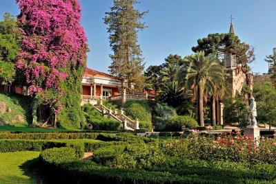 Escapada romántica de 7 días en la región vinícola y la isla de Pascua Escapada romántica de 7 días en la región vinícola y la isla de Pascua