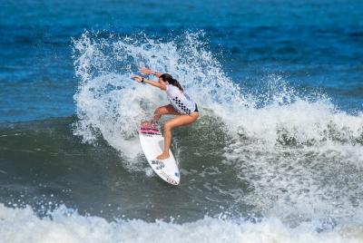 Día privado completo de surf y vino desde Santiago Día privado completo de surf y vino desde Santiago