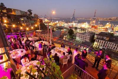 Experiencia Nocturna de Valparaiso saliendo desde Santiago Experiencia Nocturna de Valparaiso saliendo desde Santiago