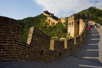 Tour de Beijing Bus Group de Mutianyu Gran muralla y fábrica de J