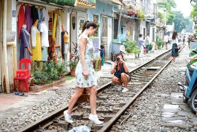 Autobús limusina Hanoi - Ninh Binh y guía GRATUITA para estudiantes de Hanoi Walking Tours