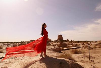 Excursión privada de un día a Dunhuang a la gruta de Yulin y las ruinas de la ciudad de Suoyang Excursión privada de un día a Dunhuang a la gruta de Yulin y las ruinas de la ciudad de Suoyang