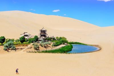 Excursión privada de 2 días a Dunhuang por las grutas de Mogao y la montaña Echoing-Sand Excursión privada de 2 días a Dunhuang por las grutas de Mogao y la montaña Echoing-Sand