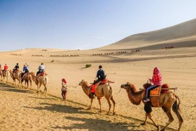 Tour privado de 4 días por la ruta de la seda: Dunhuang, Jiayuguan y Zhangye Tour privado de 4 días por la ruta de la seda: Dunhuang, Jiayuguan y Zhangye