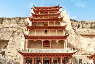 Excursión privada personalizada de un día a las grutas de Mogao y Dunhuang Excursión privada personalizada de un día a las grutas de Mogao y Dunhuang