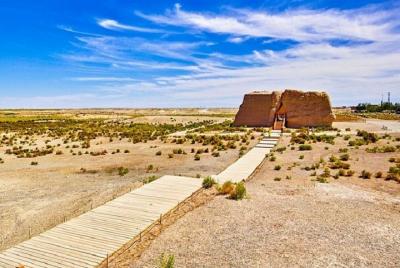 Excursión privada de un día a Dunhuang al parque Yardan, Yumenguan y Yangguan Pass Excursión privada de un día a Dunhuang al parque Yardan, Yumenguan y Yangguan Pass