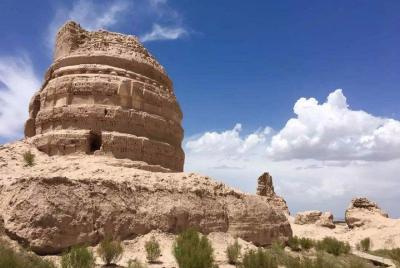 Traslado de ida y vuelta privado de Dunhuang a la gruta de Yulin y al sitio de reliquias de Suoyangcheng Traslado de ida y vuelta privado de Dunhuang a la gruta de Yulin y al sitio de reliquias de Suoyangcheng