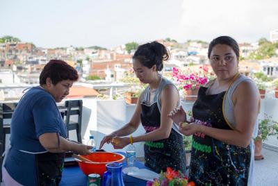 Clase de cocina 4 horas con una mamá local en Cartagena
