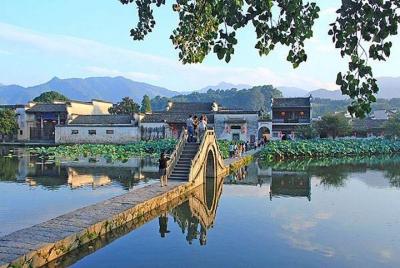 Excursión privada de medio día a la antigua aldea de Hongcun desde Huangshan