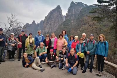 Excursión privada de 3 días a Huangshan: pueblo de Hongcun y alojamiento en el monte Huangshan
