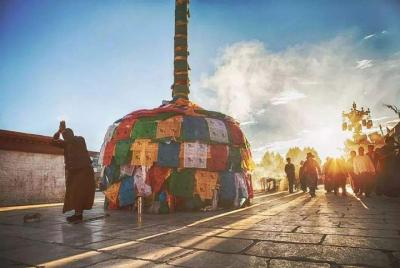 Excursión de 4 días a la ciudad clásica de Lhasa en grupos pequeños desde Chengdu Excursión de 4 días a la ciudad clásica de Lhasa en grupos pequeños desde Chengdu