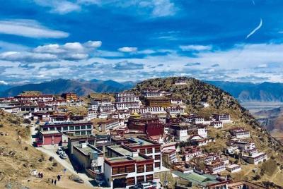 Excursión de 5 días al monasterio de Lhasa y Ganden en grupos pequeños Excursión de 5 días al monasterio de Lhasa y Ganden en grupos pequeños