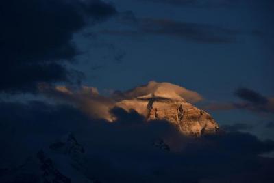 Tour de 8 días por el Tíbet Nepal por tierra con el Monte Everest Tour de 8 días por el Tíbet Nepal por tierra con el Monte Everest