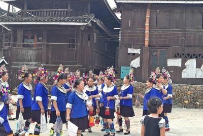 Guía de habla inglesa: visite Sanjiang Chengyang, Dong Village desde Guilin Guía de habla inglesa: visite Sanjiang Chengyang, Dong Village desde Guilin