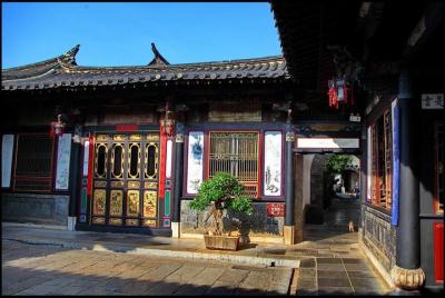 Excursión de 7 días desde Lijiang a Kunming y alojamiento en las terrazas de arroz de Yuanyang Excursión de 7 días desde Lijiang a Kunming y alojamiento en las terrazas de arroz de Yuanyang