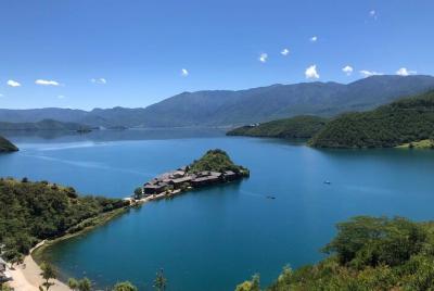 Tour privado de un día al lago Lugu desde Lijiang Tour privado de un día al lago Lugu desde Lijiang