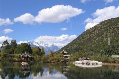 Tour privado por la ciudad de Lijiang, incluido el almuerzo Tour privado por la ciudad de Lijiang, incluido el almuerzo