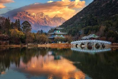 Recorrido privado de 2 días por lo más destacado de Lijiang: casco antiguo, montaña nevada, espectáculo y más Recorrido privado de 2 días por lo más destacado de Lijiang: casco antiguo, montaña nevada, espectáculo y más