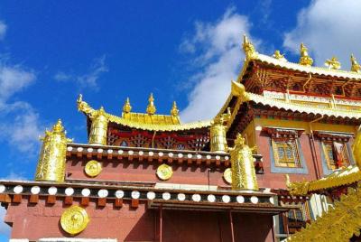 Tour de 5 días desde Lijiang a Shangri-La y alojamiento en Tiger Leaping Gorge Tour de 5 días desde Lijiang a Shangri-La y alojamiento en Tiger Leaping Gorge