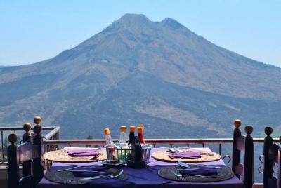 Alquiler privado de vehículos de todo el día en Bali: recorrido por el volcán Ubud y Kintamani Alquiler privado de vehículos de todo el día en Bali: recorrido por el volcán Ubud y Kintamani