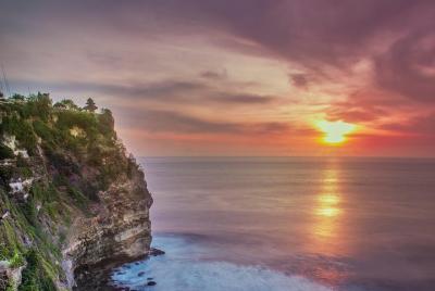 Bali Full Day Tours: VOLCÁN Kintamani Highland - Ubud - PUESTA DEL SOL DEL TEMPLO DE ULUWATU Bali Full Day Tours: VOLCÁN Kintamani Highland - Ubud - PUESTA DEL SOL DEL TEMPLO DE ULUWATU