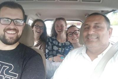 Traslado al aeropuerto en Delhi (Per Way by Sedan, SUV and Tempo)