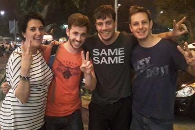 Tour nocturno guiado a pie en Nueva Delhi: explore la mejor vida nocturna con un local