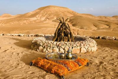 Desierto de Agafay y montañas del Atlas y cascadas y valles: excursión de un día desde Marrakech