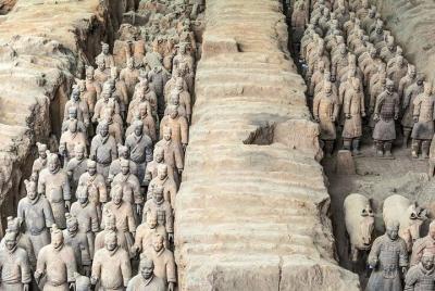 La gira grupal de terracota y muralla de la ciudad con un almuerzo La gira grupal de terracota y muralla de la ciudad con un almuerzo