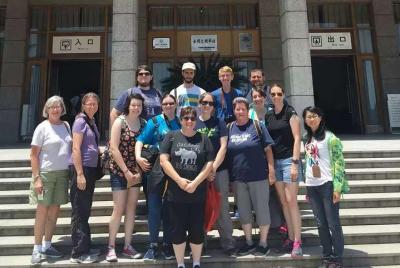 Xian Group Tour del Museo del Ejército de Terracota y la antigua muralla de la ciudad Xian Group Tour del Museo del Ejército de Terracota y la antigua muralla de la ciudad